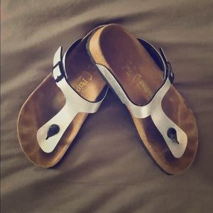 Birkenstock Gizeh Leather in Silver - Size 39